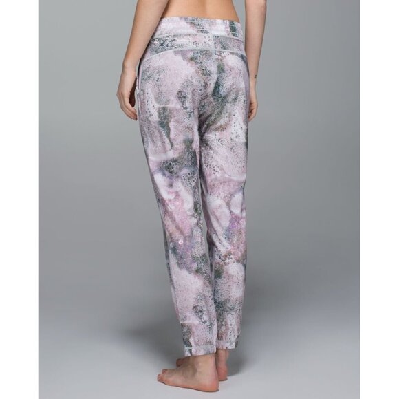 Lululemon Namaskar Pant II Sugar Crush Multi Size 10 - Picture 2 of 12